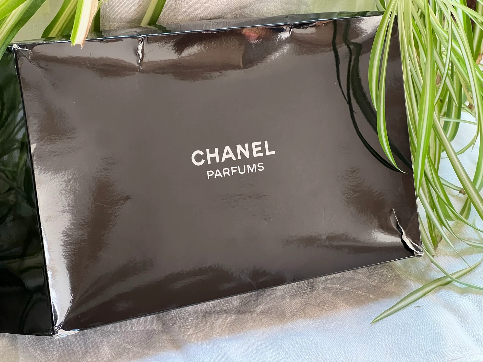 Chanel trousse de toilette en velours neuve – photo 16